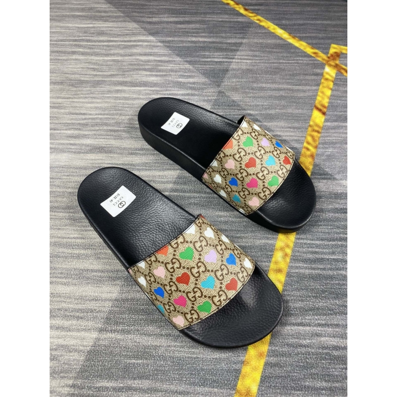 G*u*i slippers
